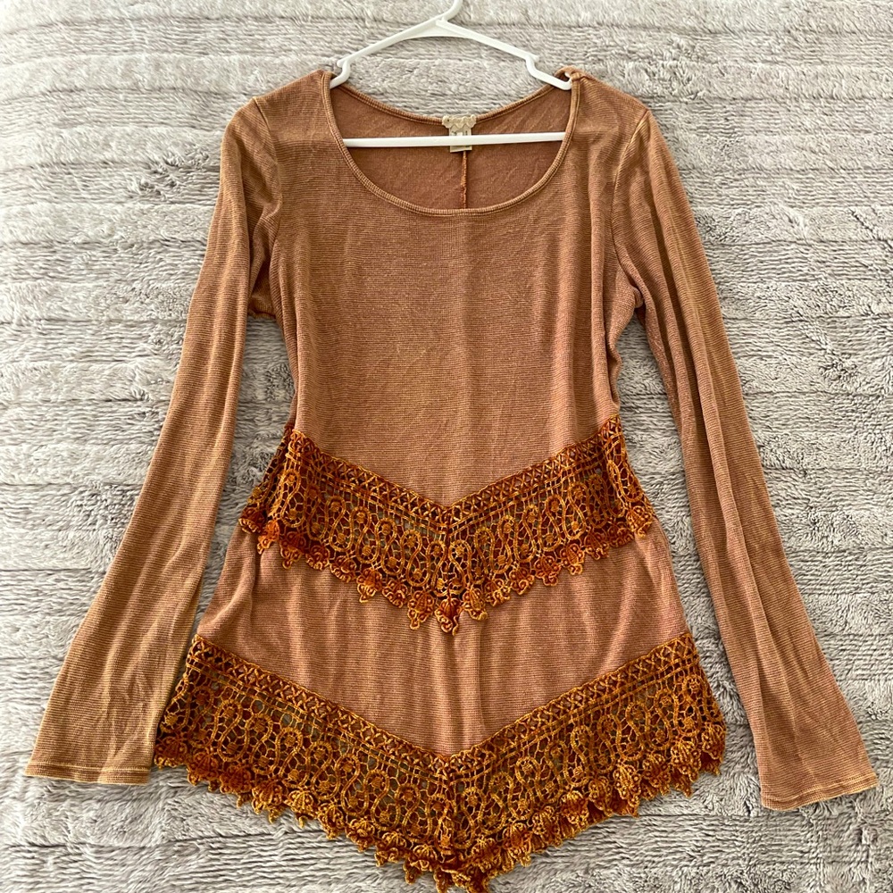 Gimmicks by BKE Sz S long sleeve crochet inserts